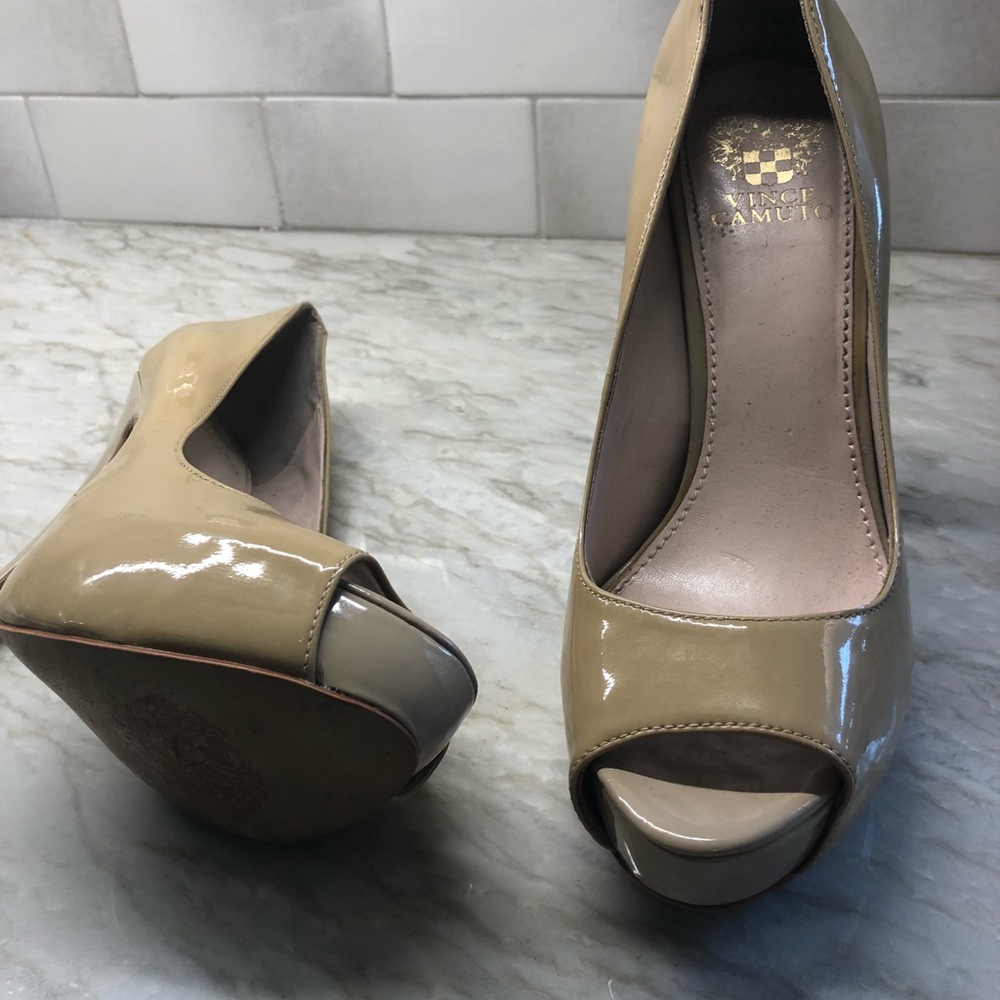 Nude peep toe pumps